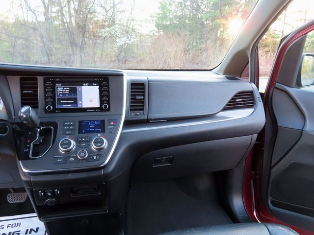 2018 Toyota Sienna SE FWD 8-Passenger - 23006227 - 36