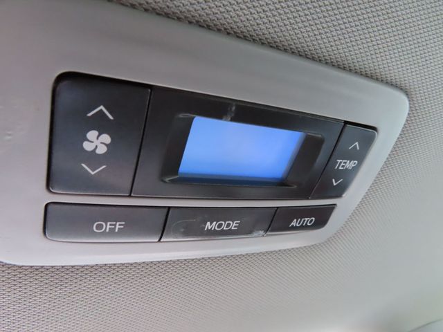 2018 Toyota Sienna SE FWD 8-Passenger - 23006227 - 38