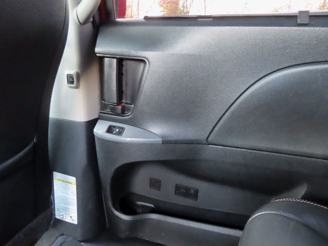 2018 Toyota Sienna SE FWD 8-Passenger - 23006227 - 39