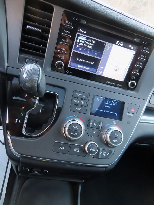 2018 Toyota Sienna SE FWD 8-Passenger - 23006227 - 41