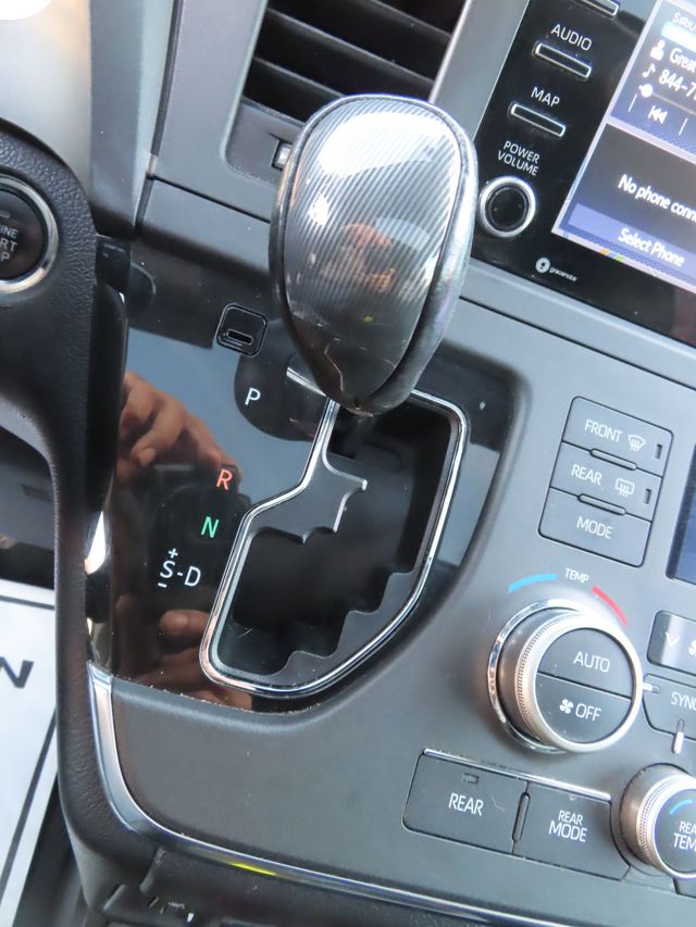 2018 Toyota Sienna SE FWD 8-Passenger - 23006227 - 43