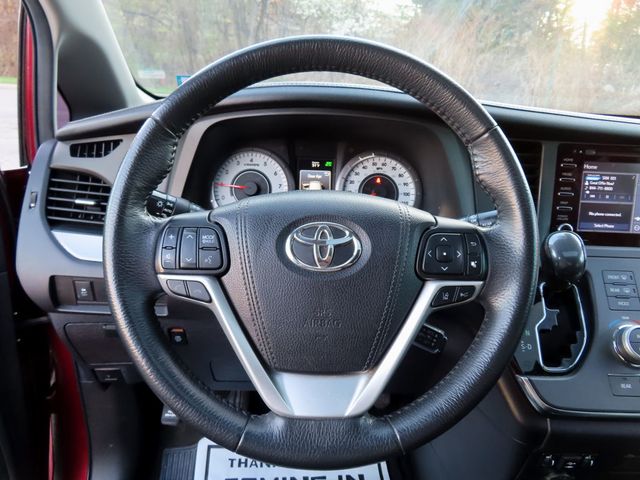 2018 Toyota Sienna SE FWD 8-Passenger - 23006227 - 44