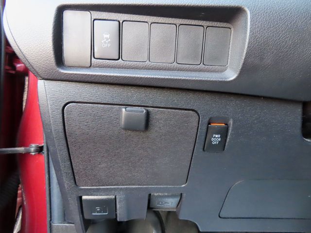 2018 Toyota Sienna SE FWD 8-Passenger - 23006227 - 47