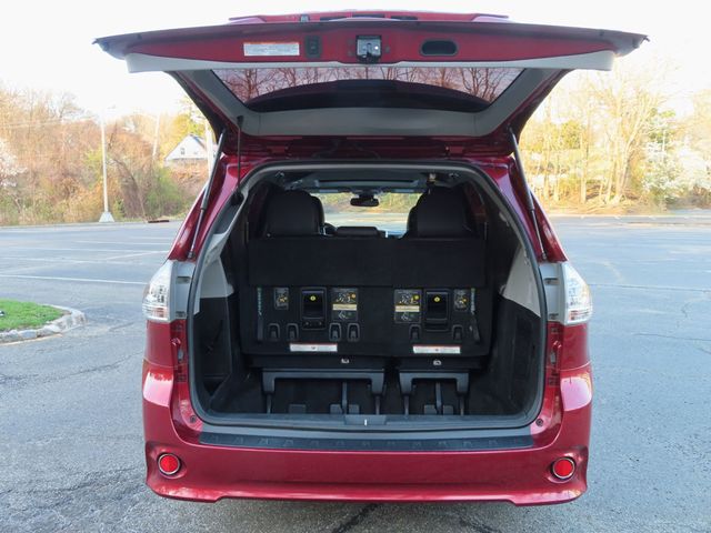 2018 Toyota Sienna SE FWD 8-Passenger - 23006227 - 49