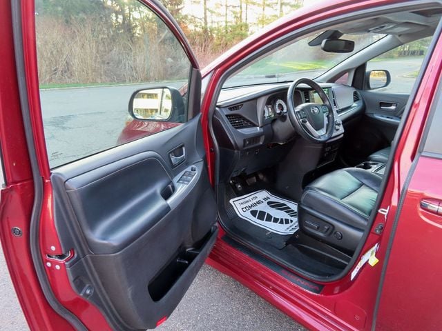 2018 Toyota Sienna SE FWD 8-Passenger - 23006227 - 5