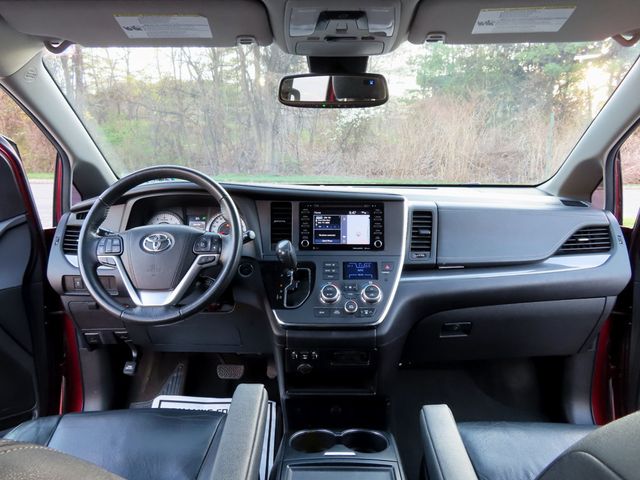 2018 Toyota Sienna SE FWD 8-Passenger - 23006227 - 6