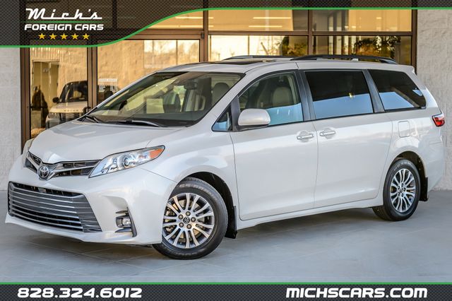 2018 Toyota Sienna SIENNA XLE PREMIUM - LEATHER - NAV - THIRD ROW - GORGEOUS - 22982877 - 0
