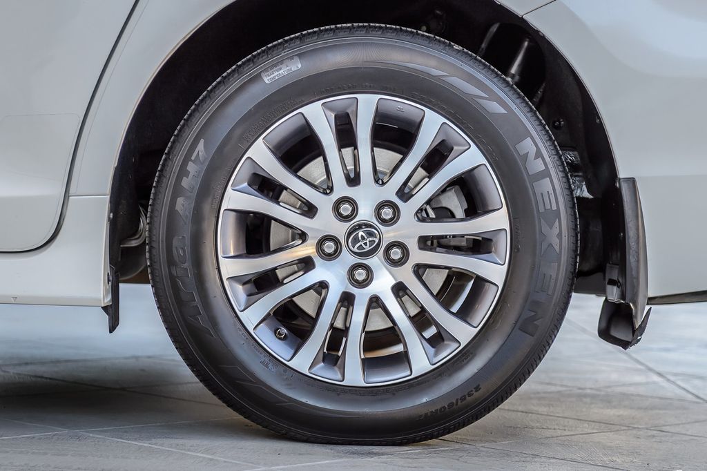 2018 Toyota Sienna SIENNA XLE PREMIUM - LEATHER - NAV - THIRD ROW - GORGEOUS - 22982877 - 13