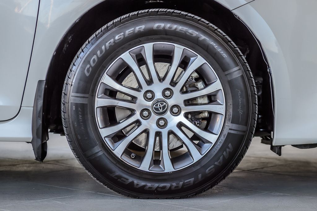 2018 Toyota Sienna SIENNA XLE PREMIUM - LEATHER - NAV - THIRD ROW - GORGEOUS - 22982877 - 15