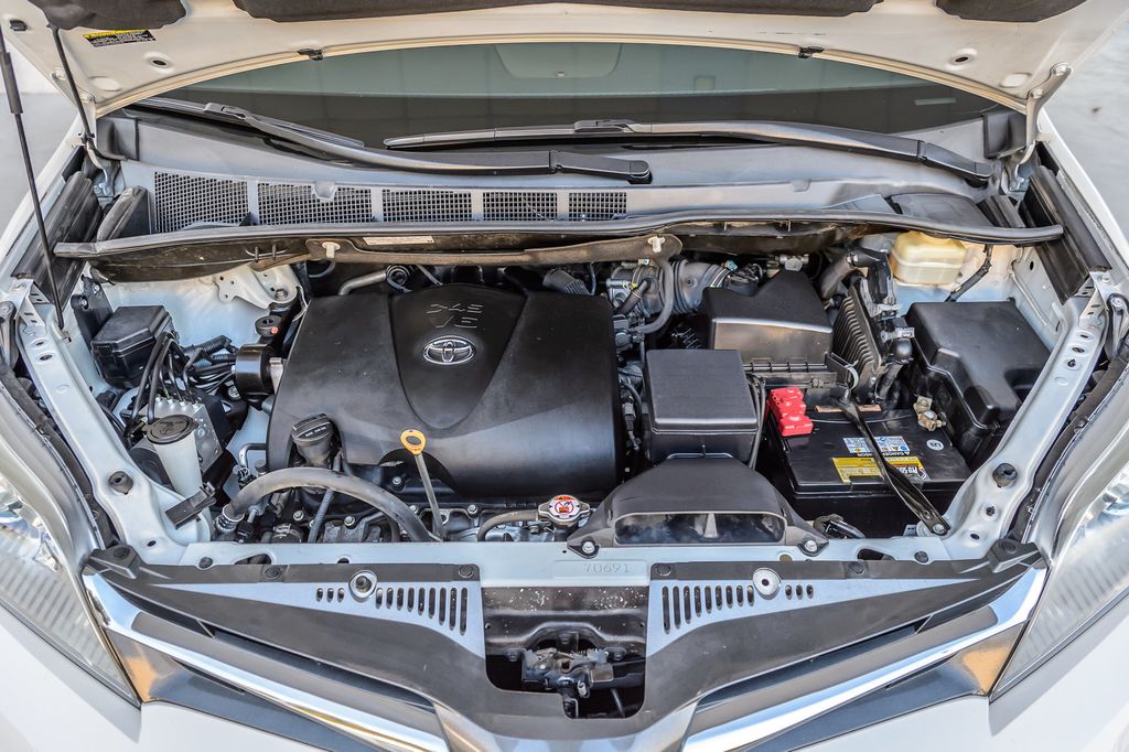 2018 Toyota Sienna SIENNA XLE PREMIUM - LEATHER - NAV - THIRD ROW - GORGEOUS - 22982877 - 16