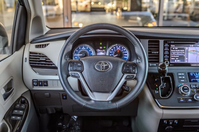 2018 Toyota Sienna SIENNA XLE PREMIUM - LEATHER - NAV - THIRD ROW - GORGEOUS - 22982877 - 27