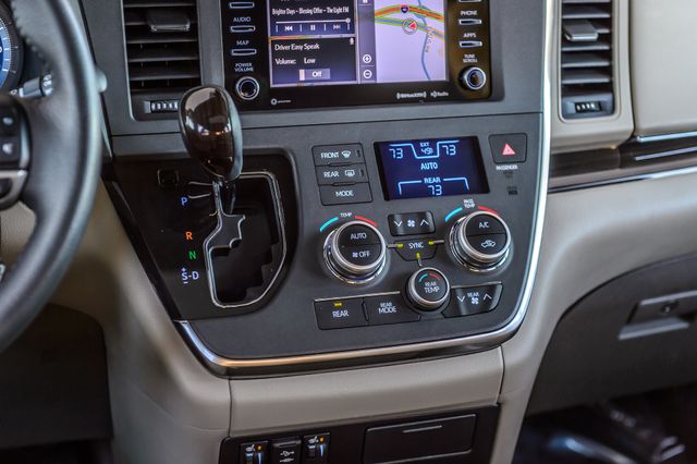 2018 Toyota Sienna SIENNA XLE PREMIUM - LEATHER - NAV - THIRD ROW - GORGEOUS - 22982877 - 29