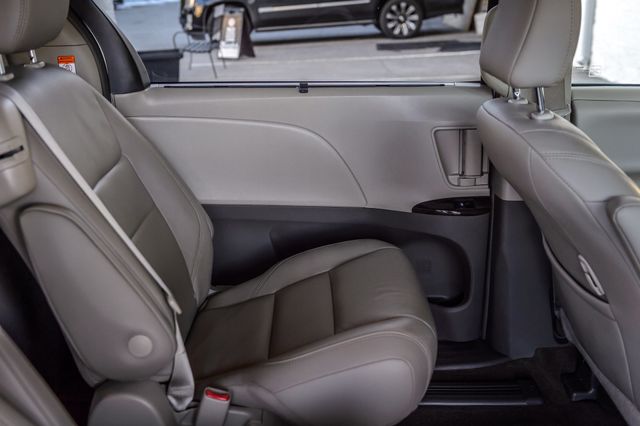 2018 Toyota Sienna SIENNA XLE PREMIUM - LEATHER - NAV - THIRD ROW - GORGEOUS - 22982877 - 53