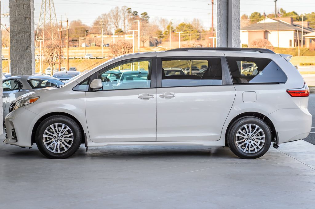 2018 Toyota Sienna SIENNA XLE PREMIUM - LEATHER - NAV - THIRD ROW - GORGEOUS - 22982877 - 56