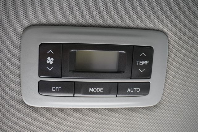 2018 Toyota Sienna XLE Automatic Access Seat FWD 7-Passenger - 22946429 - 12