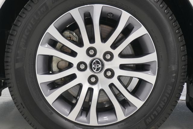 2018 Toyota Sienna XLE Automatic Access Seat FWD 7-Passenger - 22946429 - 27