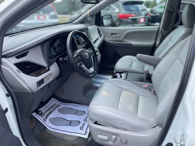 2018 Toyota Sienna XLE Automatic Access Seat FWD 7-Passenger - 22893474 - 9