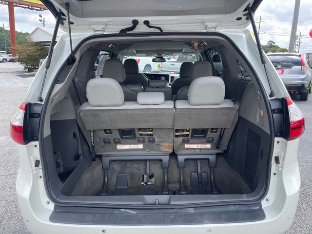 2018 Toyota Sienna XLE Automatic Access Seat FWD 7-Passenger - 22893474 - 14