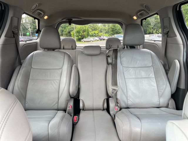 2018 Toyota Sienna XLE Automatic Access Seat FWD 7-Passenger - 22893474 - 20