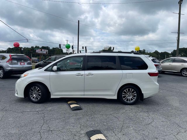 2018 Toyota Sienna XLE Automatic Access Seat FWD 7-Passenger - 22893474 - 25