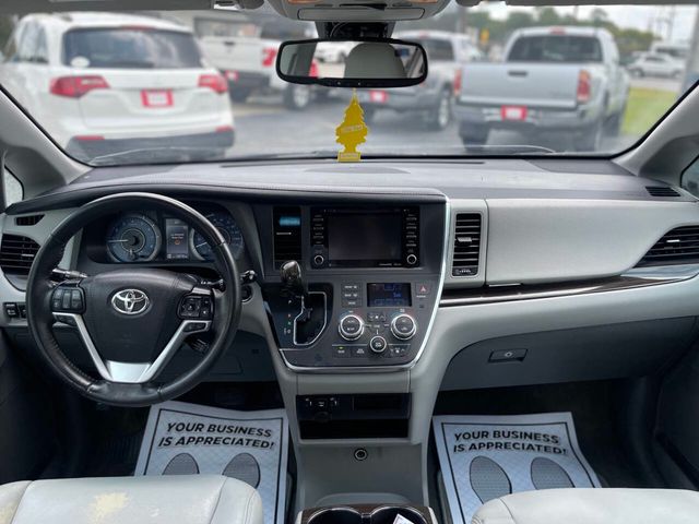 2018 Toyota Sienna XLE Automatic Access Seat FWD 7-Passenger - 22893474 - 5