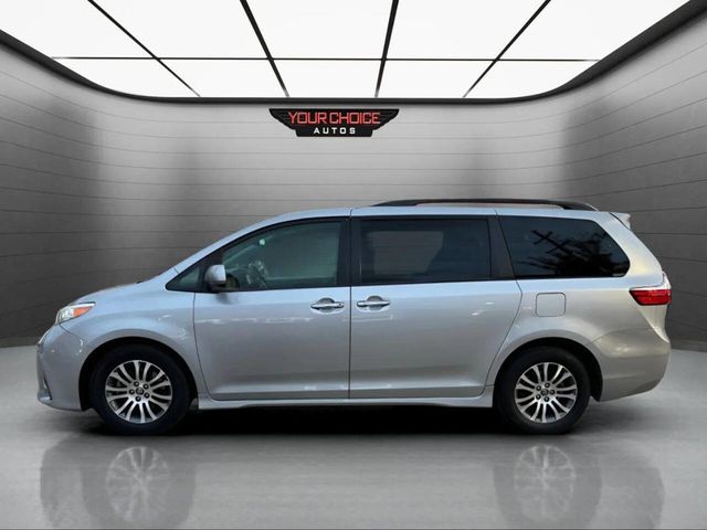 2018 Toyota Sienna XLE Automatic Access Seat FWD 7-Passenger - 22940471 - 1