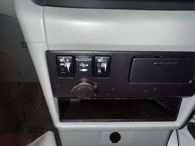 2018 Toyota Sienna XLE Automatic Access Seat FWD 7-Passenger - 22940471 - 25