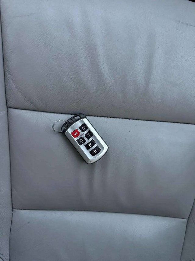 2018 Toyota Sienna XLE Automatic Access Seat FWD 7-Passenger - 22940471 - 27