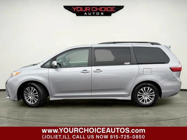 2018 Toyota Sienna XLE Automatic Access Seat FWD 7-Passenger - 22958086 - 1