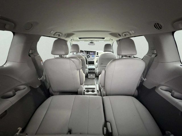 2018 Toyota Sienna XLE Automatic Access Seat FWD 7-Passenger - 22958086 - 21