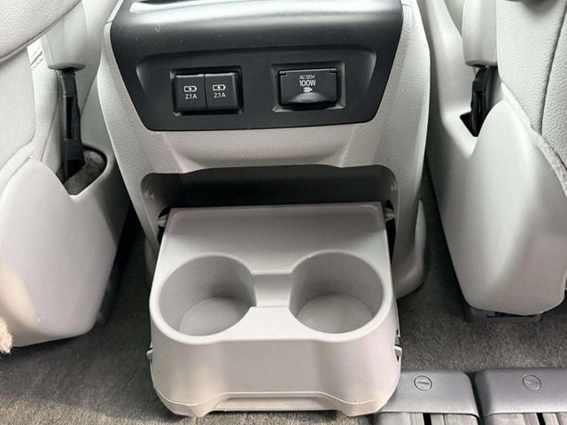 2018 Toyota Sienna XLE Automatic Access Seat FWD 7-Passenger - 22958086 - 30