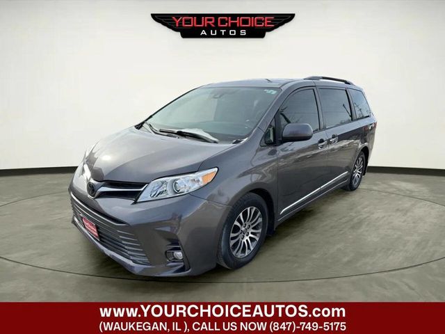 2018 Toyota Sienna XLE Automatic Access Seat FWD 7-Passenger - 22960696 - 0
