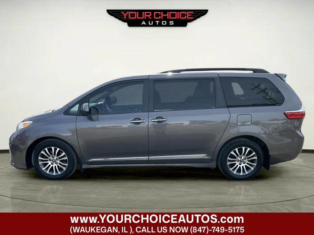 2018 Toyota Sienna XLE Automatic Access Seat FWD 7-Passenger - 22960696 - 1