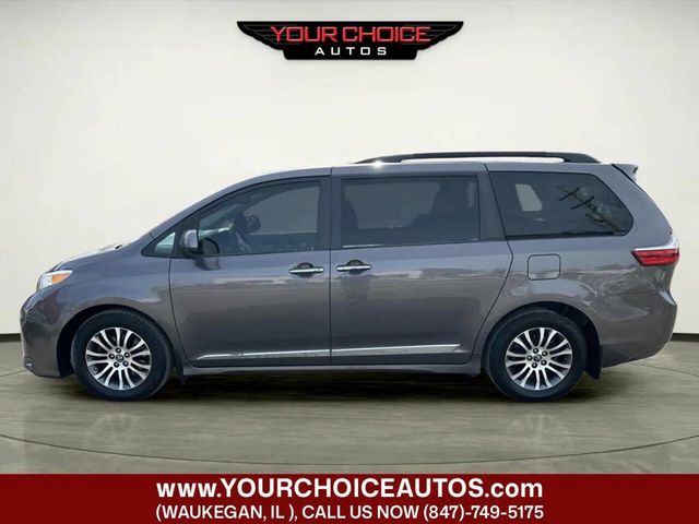 2018 Toyota Sienna XLE Automatic Access Seat FWD 7-Passenger - 22960696 - 1