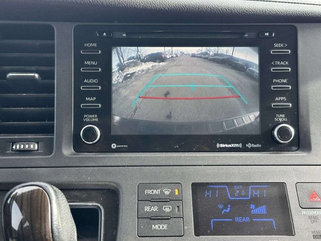2018 Toyota Sienna XLE Automatic Access Seat FWD 7-Passenger - 22960696 - 23