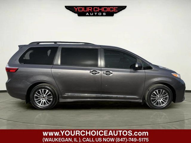 2018 Toyota Sienna XLE Automatic Access Seat FWD 7-Passenger - 22960696 - 5