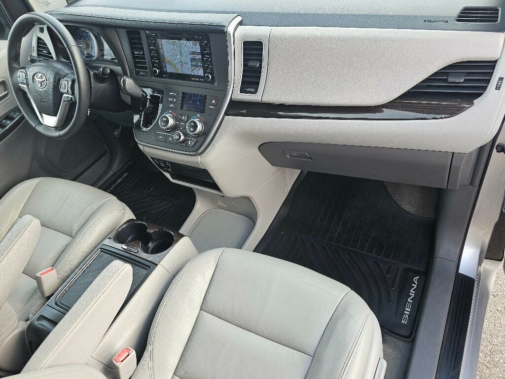2018 Toyota Sienna XLE Automatic Access Seat FWD 7-Passenger - 22973158 - 9