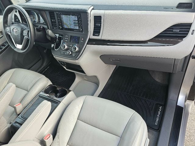 2018 Toyota Sienna XLE Automatic Access Seat FWD 7-Passenger - 22973158 - 9