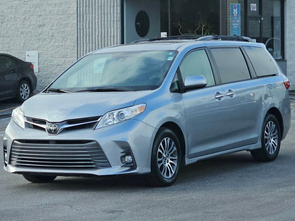 2018 Toyota Sienna XLE Automatic Access Seat FWD 7-Passenger - 22973158 - 10