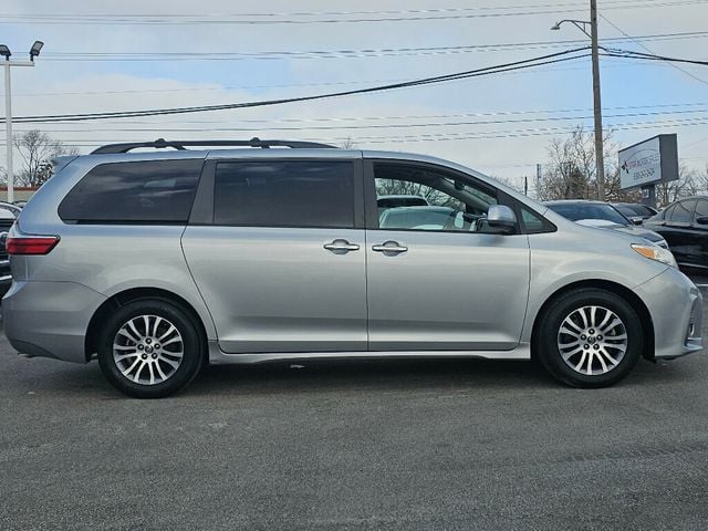 2018 Toyota Sienna XLE Automatic Access Seat FWD 7-Passenger - 22973158 - 16