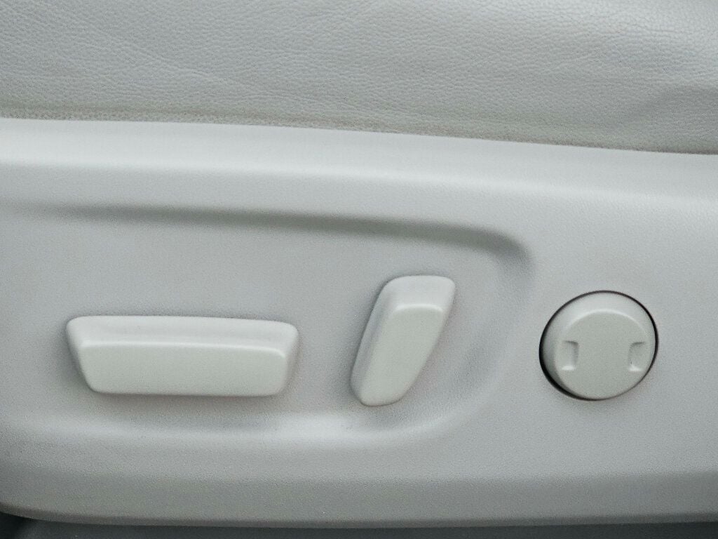 2018 Toyota Sienna XLE Automatic Access Seat FWD 7-Passenger - 22973158 - 30