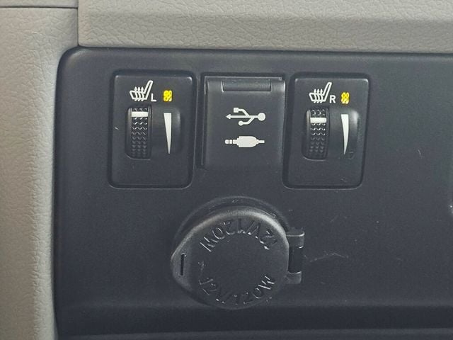 2018 Toyota Sienna XLE Automatic Access Seat FWD 7-Passenger - 22973158 - 32