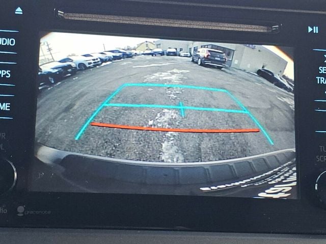 2018 Toyota Sienna XLE Automatic Access Seat FWD 7-Passenger - 22973158 - 3