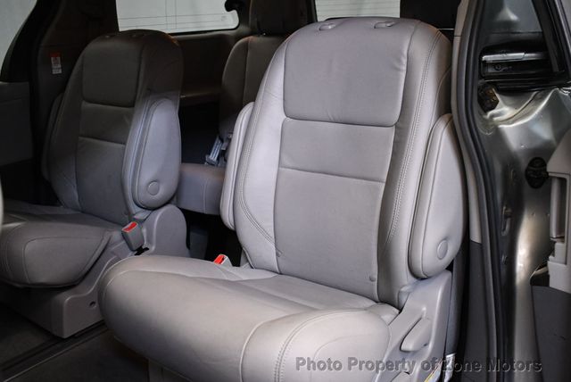 2018 Toyota Sienna XLE AWD 7-Passenger - 22939595 - 21