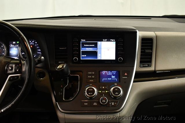 2018 Toyota Sienna XLE AWD 7-Passenger - 22939595 - 24
