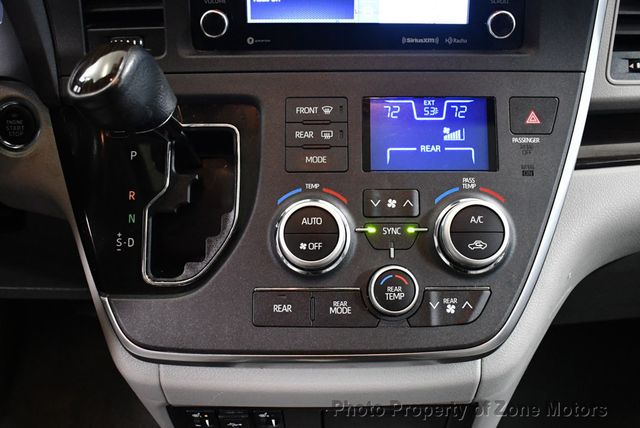 2018 Toyota Sienna XLE AWD 7-Passenger - 22939595 - 25