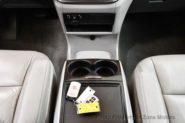 2018 Toyota Sienna XLE AWD 7-Passenger - 22939595 - 26