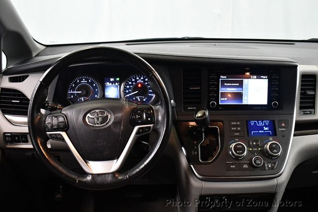 2018 Toyota Sienna XLE AWD 7-Passenger - 22939595 - 27