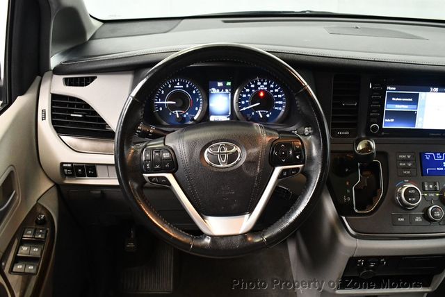2018 Toyota Sienna XLE AWD 7-Passenger - 22939595 - 28