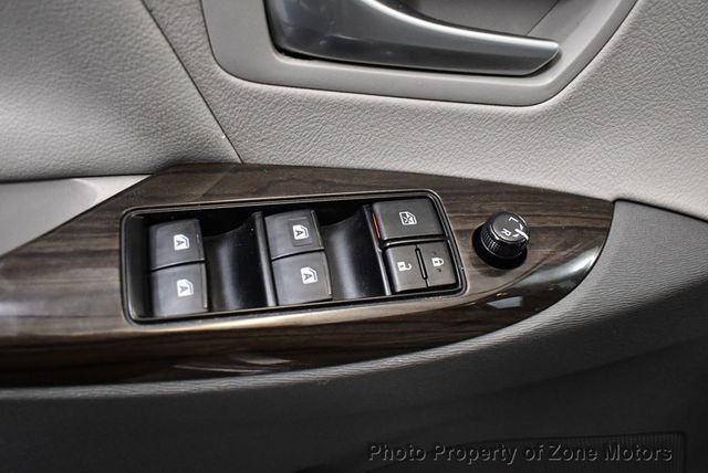 2018 Toyota Sienna XLE AWD 7-Passenger - 22939595 - 30